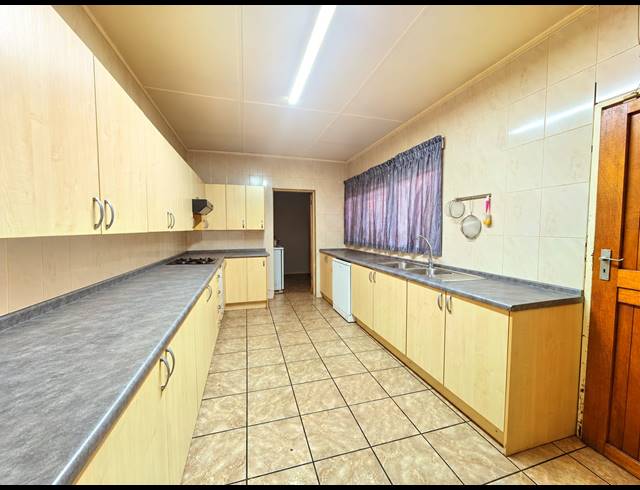 4 BEDROOM HOUSE TO LET IN SASOLBURG EXT 5